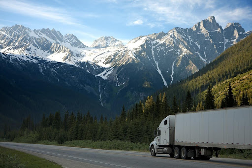 Top Common Commercial Truck Mechanical Problems Drivers Face & How to Prevent Them