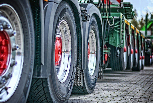 Commercial Roadside Assistance for Heavy Duty Trucks: Understanding the Difference from Standard Plans